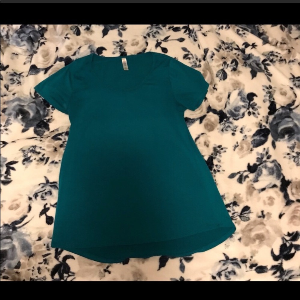 😍Lularoe shirt size large